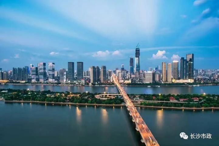 以城市，見未來；與城市，共成長